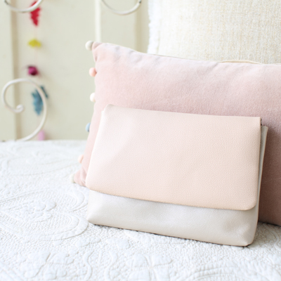 赤ちゃんとのお出かけにはどんなモノを持っていくの 公式 マザーズバッグ ママリュック専門店 ルカルカ