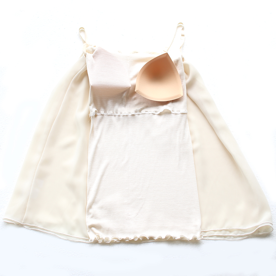 授乳キャミソール シルク部分が、筒の構造になって体を包みこみます