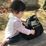 綺麗めのデザインながらママリュックですので、スニーカーにも合います