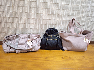 以前にママリュックL サイズとMサイズを購入し、デザインの可愛さと使い勝手の良さは実証済みだった為、今回も購入する事になりました